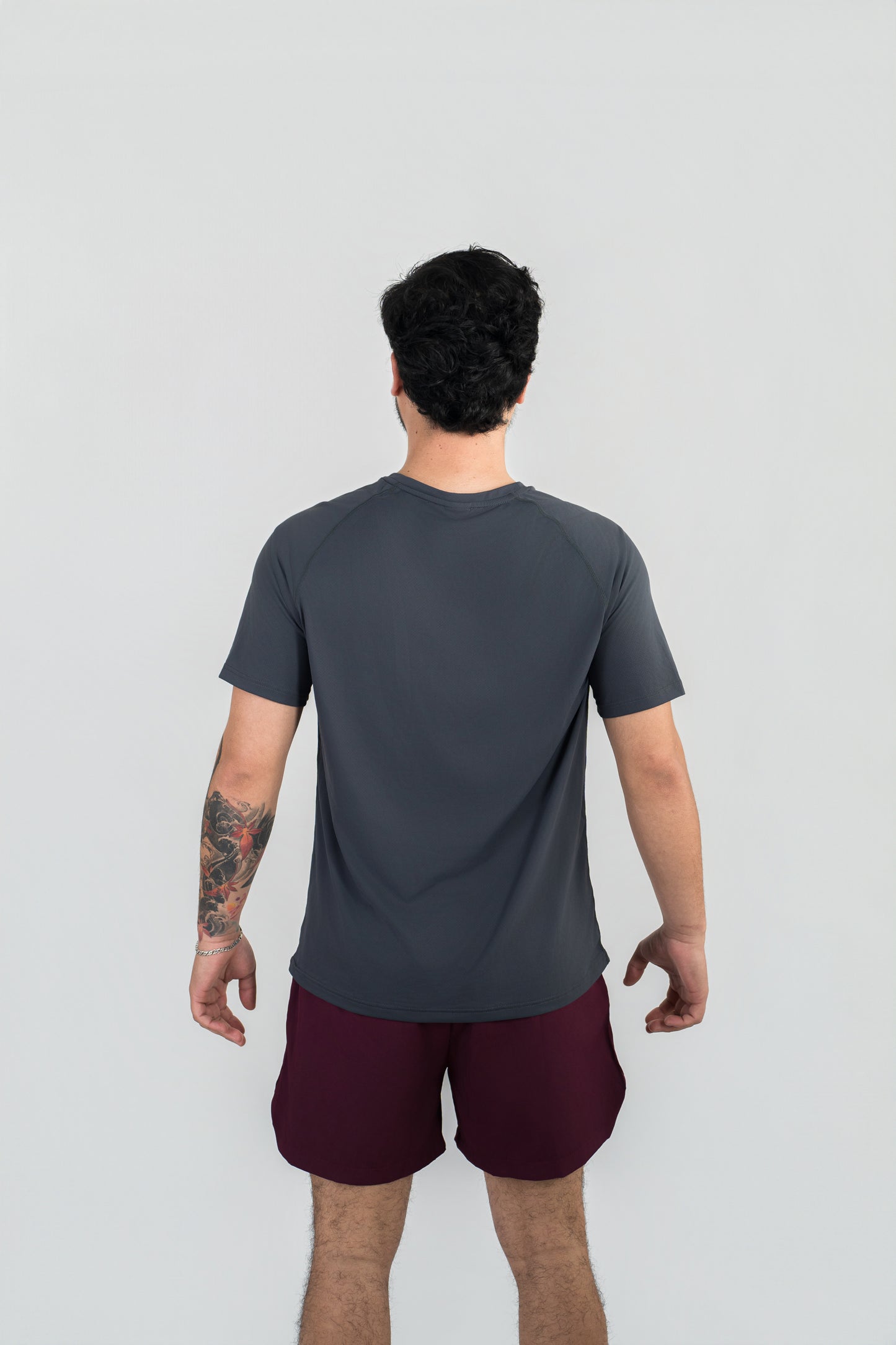PLAYERA DRY-FIT GRIS
