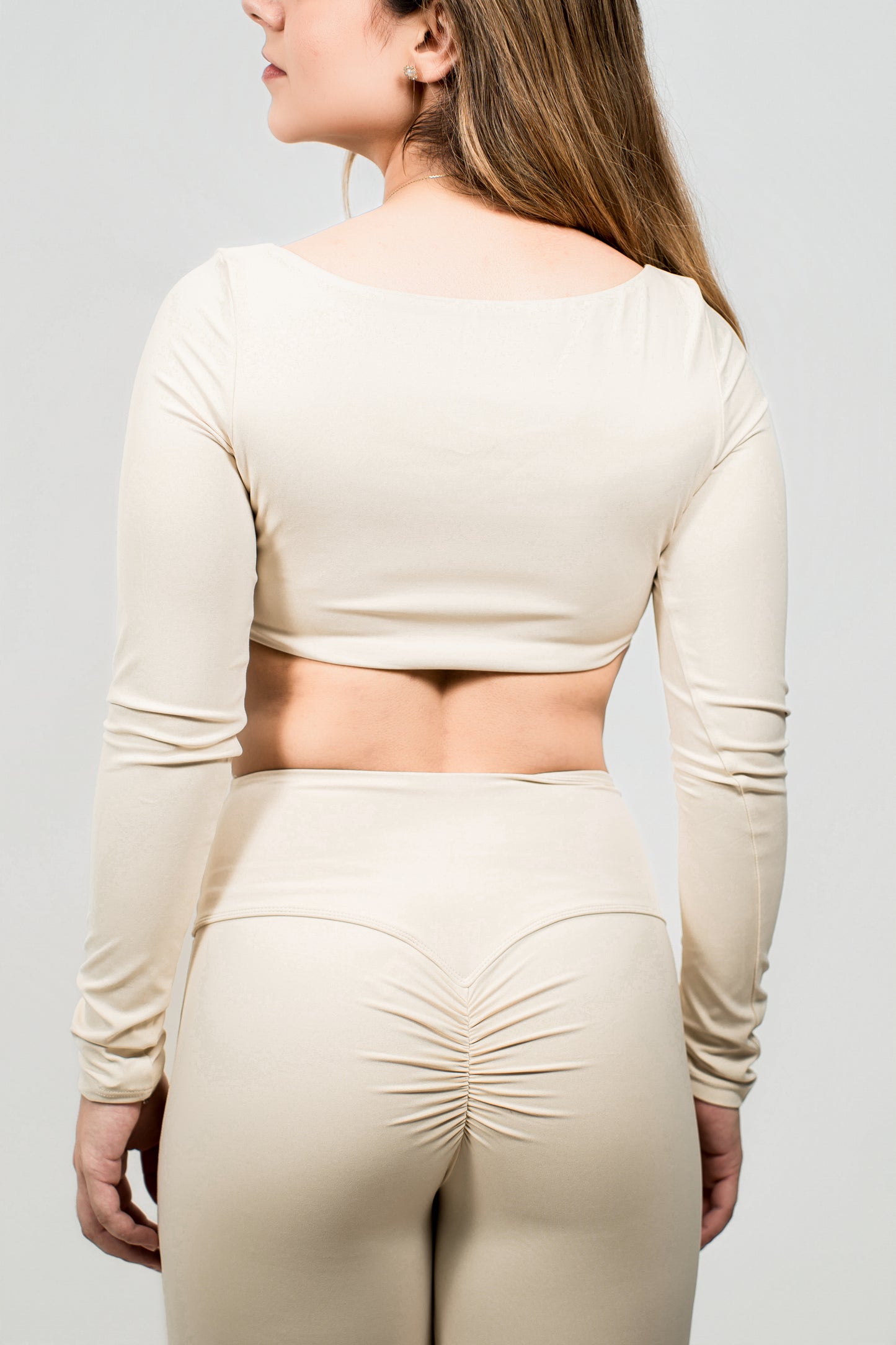 AURA TOP MANGA LARGA BEIGE