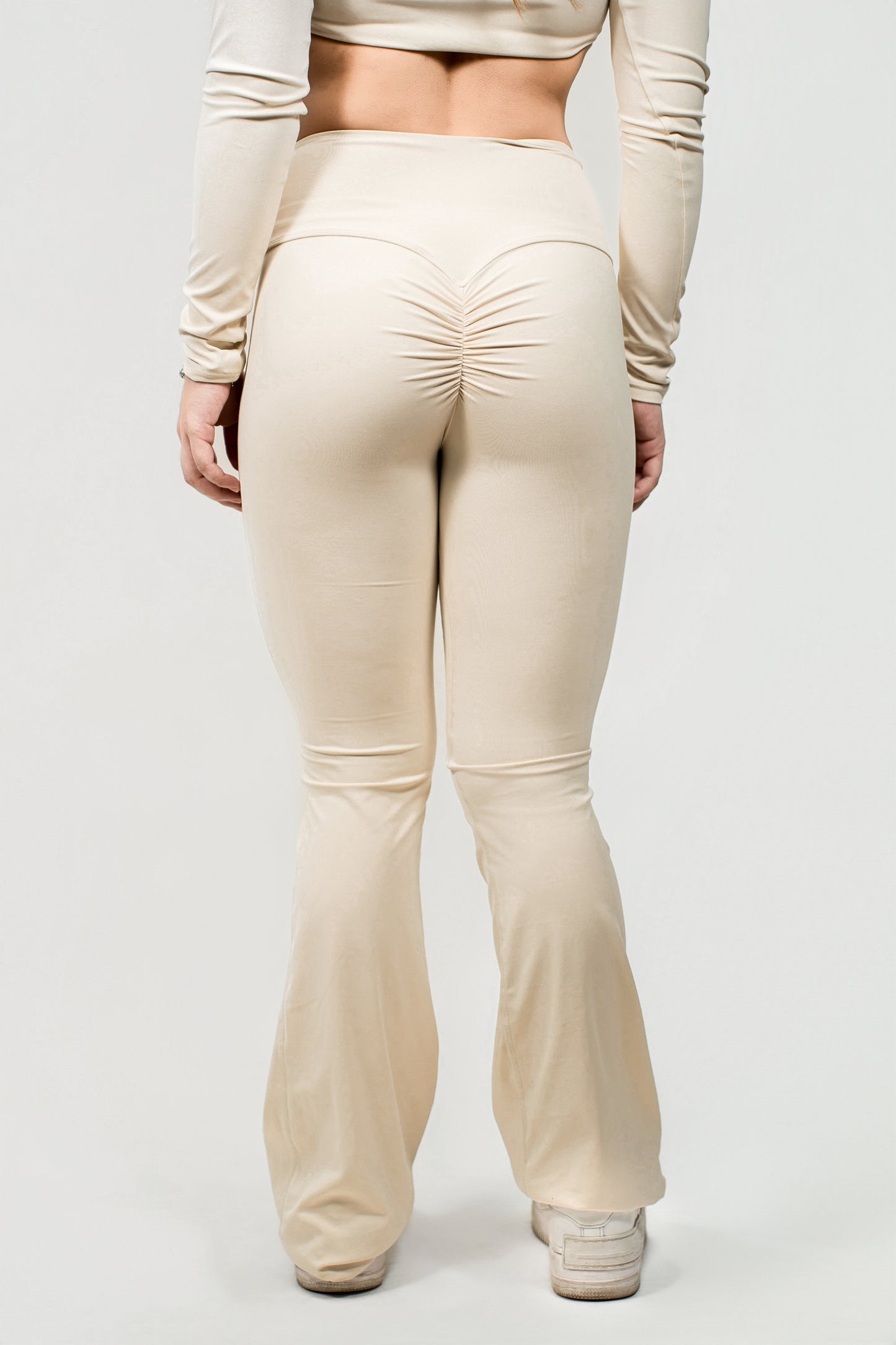 AURA LEGGIN ACAMPANADO BEIGE